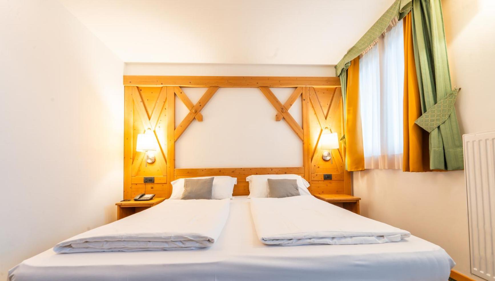 Alpine Mugon Hotel Vason Ngoại thất bức ảnh