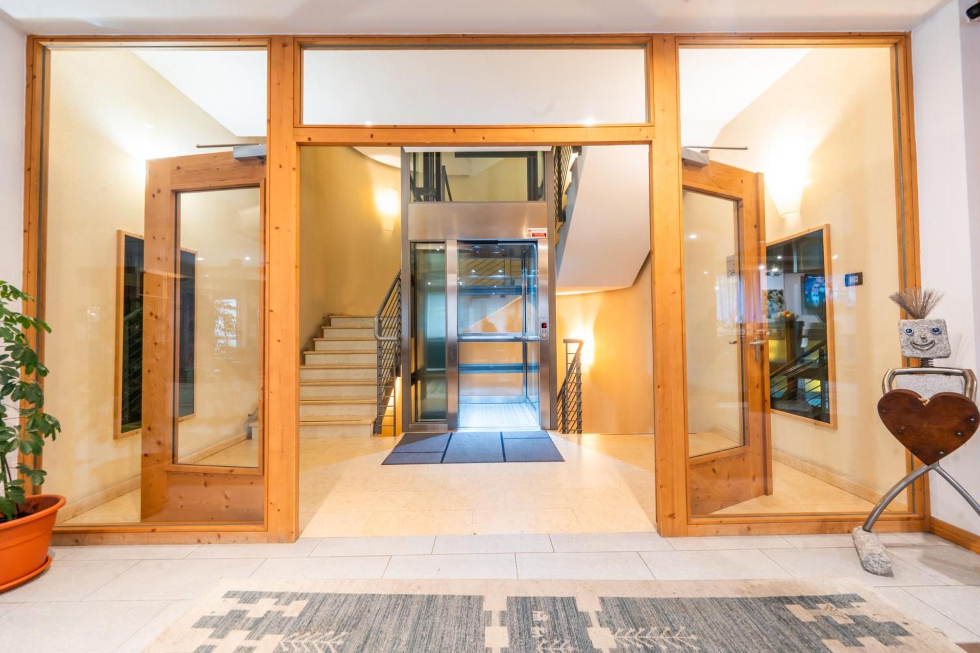 Alpine Mugon Hotel Vason Ngoại thất bức ảnh