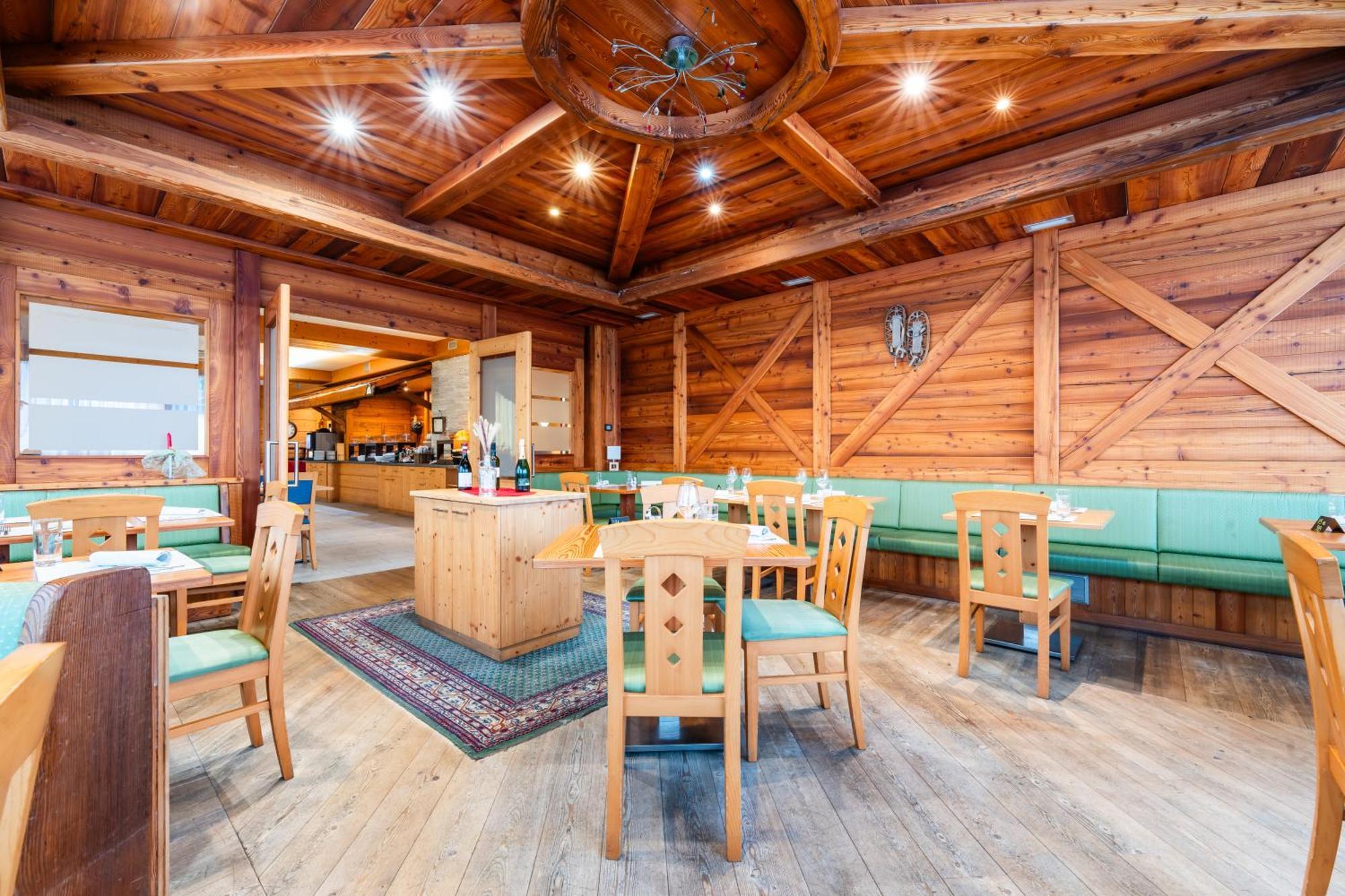 Alpine Mugon Hotel Vason Ngoại thất bức ảnh