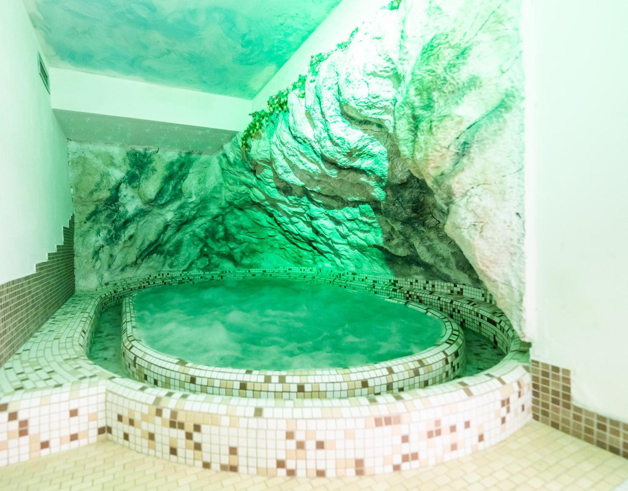 Alpine Mugon Hotel Vason Ngoại thất bức ảnh