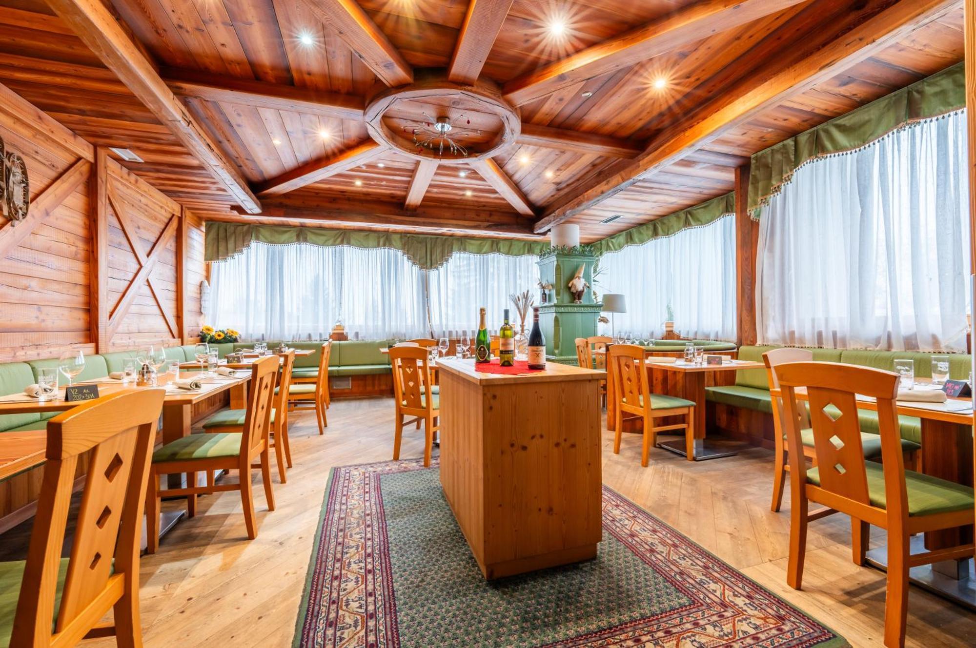 Alpine Mugon Hotel Vason Ngoại thất bức ảnh
