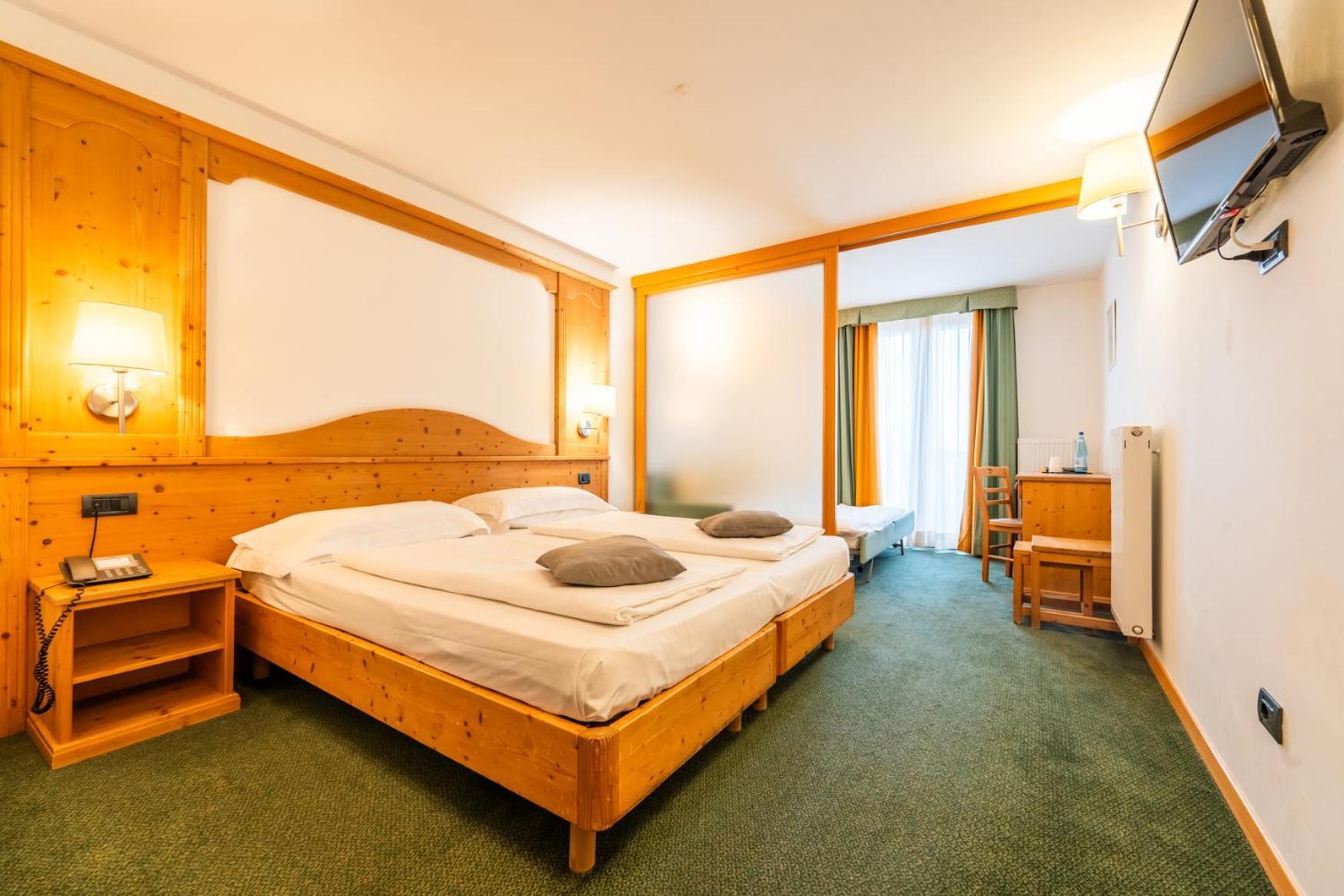 Alpine Mugon Hotel Vason Ngoại thất bức ảnh