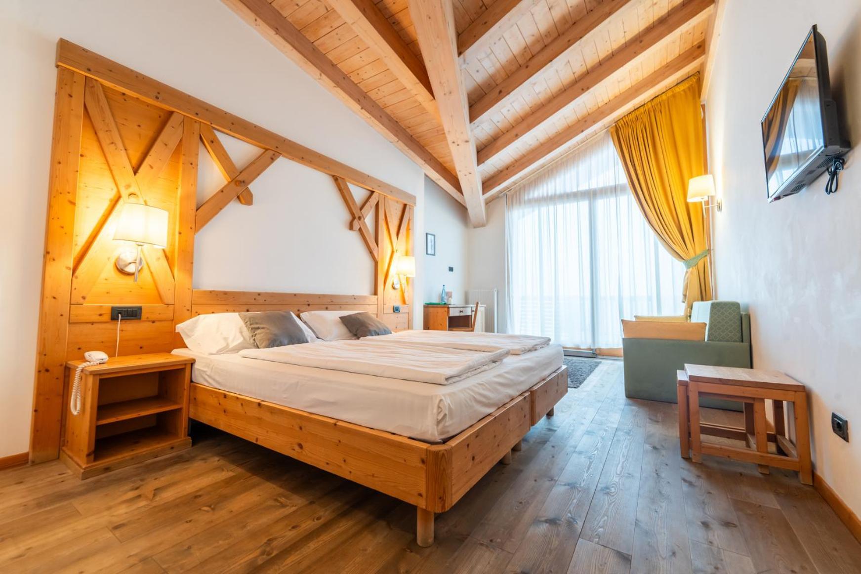 Alpine Mugon Hotel Vason Ngoại thất bức ảnh
