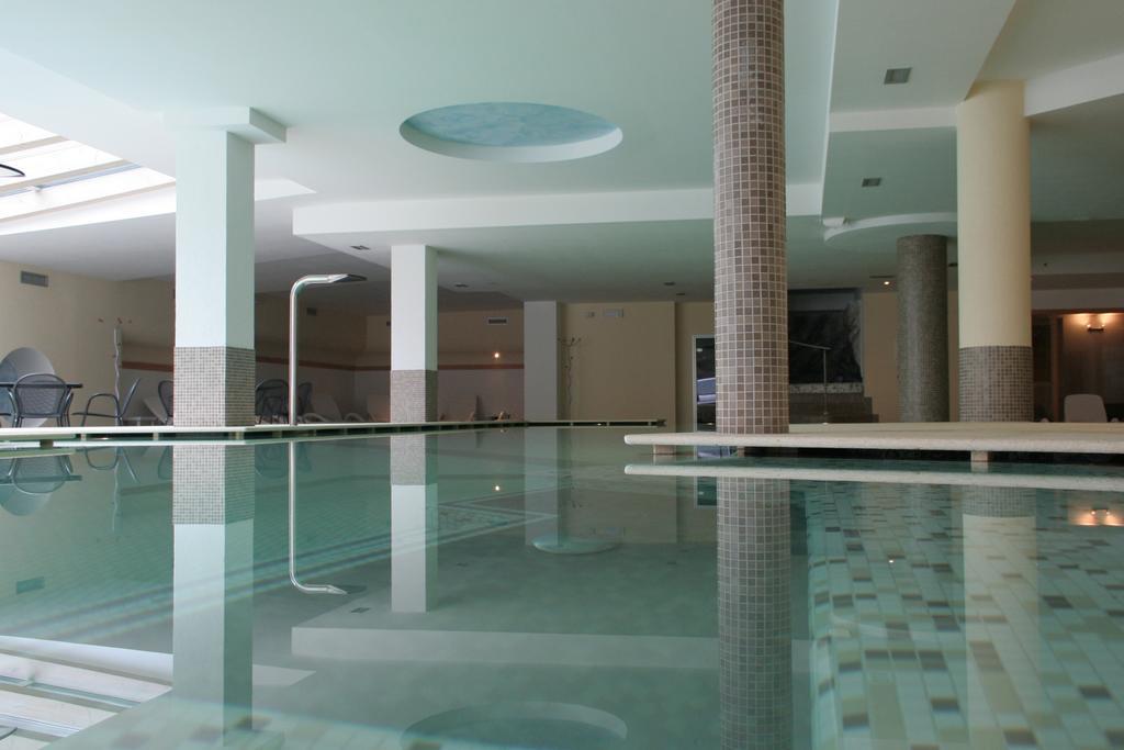 Alpine Mugon Hotel Vason Ngoại thất bức ảnh